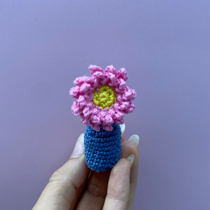 Crochet Mother’s Day Flower and Vase