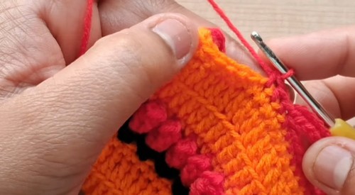 Create Your Own Adorable Crochet Tulip Pouch: A Charming DIY Project