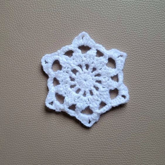 Crochet Beautiful Snowflake