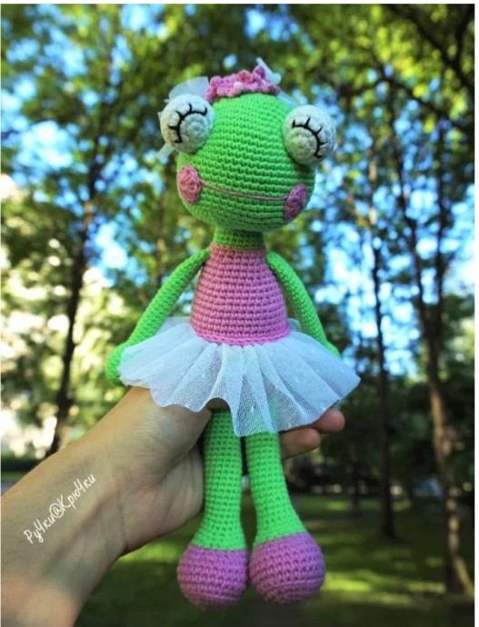 Crochet Ballerina Frog Amigurumi