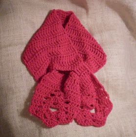 Crochet Raspberry Scarflet