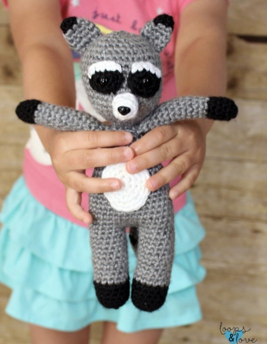 Raccoon Amigurumi – Free Crochet Pattern