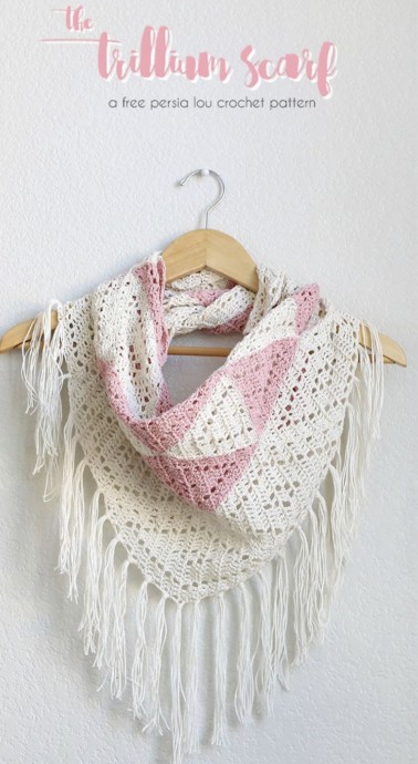 Geometric Triangle Scarf Crochet Pattern (FREE)