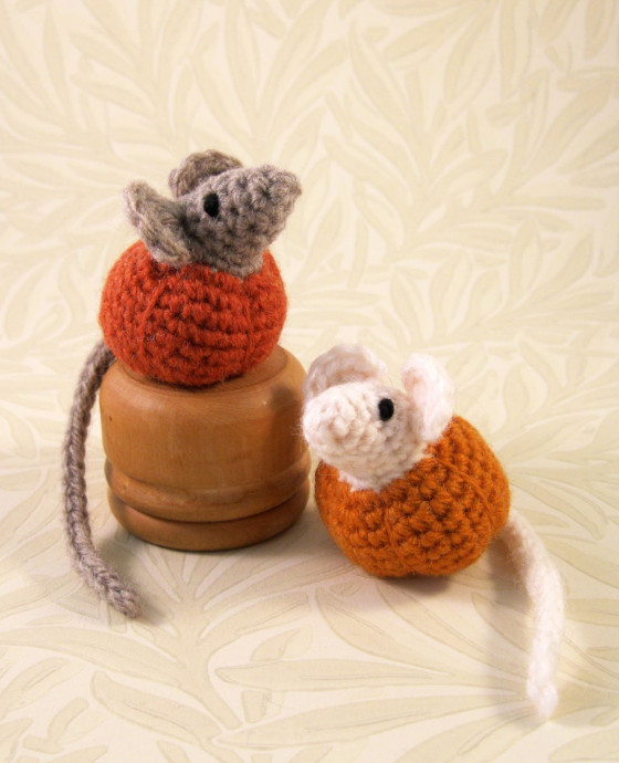 Crochet Little Pumpkin Mice Amigurumi