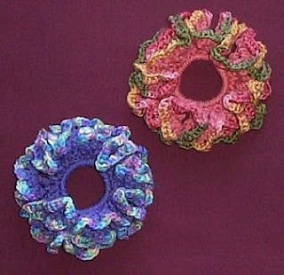 Crochet Scallop-Edged Scrunchie