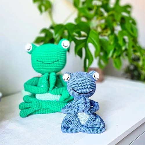 Crochet Frog Yogi Amigurumi