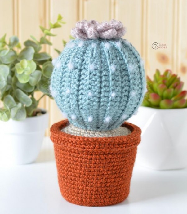 Crochet Succulent in Pottery (Free Pattern)