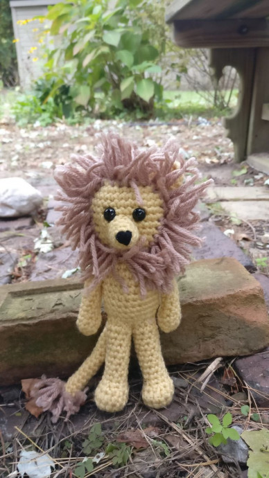 Crochet Cowardly Lion Toy