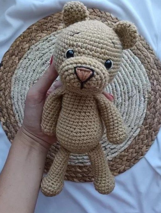 Crochet Betty Bear (Free Pattern)