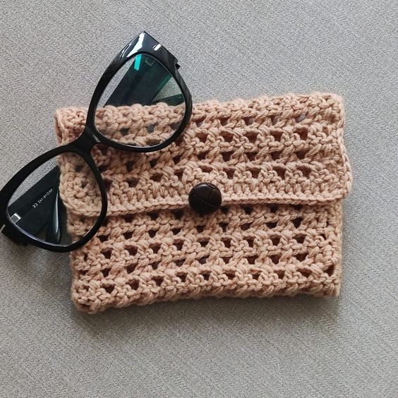 Crochet Eyeglasses Holder