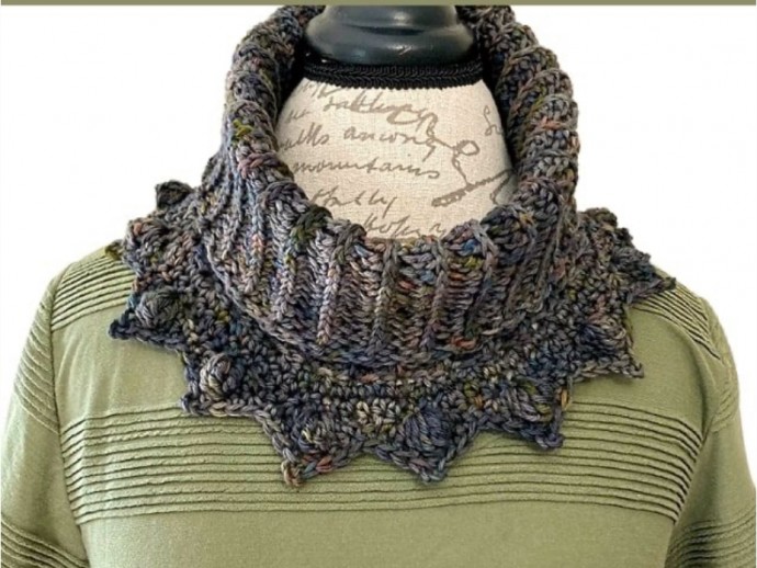 Crochet Ribbed Cowl