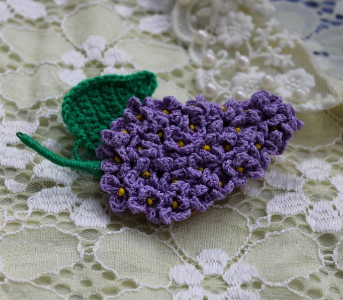 How to Crochet a Charming Lilac Twig Brooch