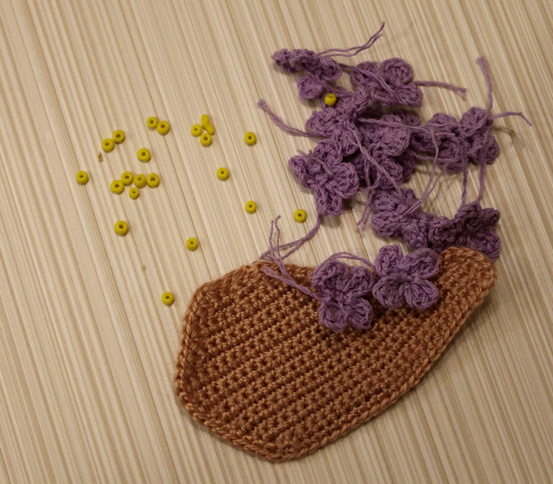 How to Crochet a Charming Lilac Twig Brooch