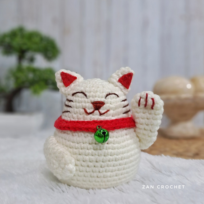 Crochet Amigurumi Lucky Cat