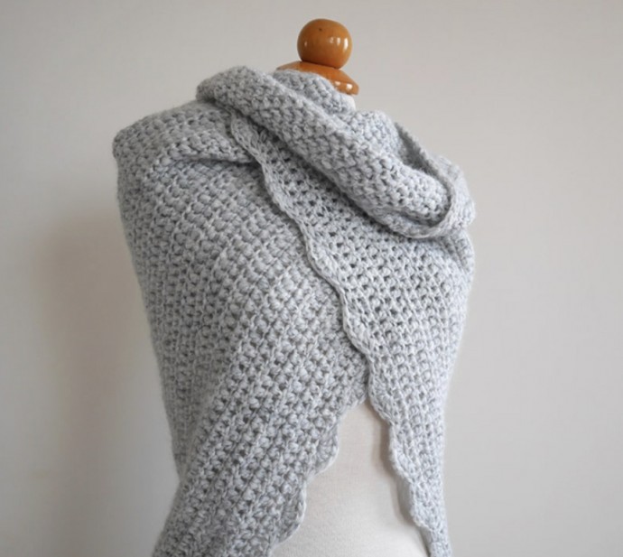 Free Crochet Pattern: Beginner Triangle Shawl