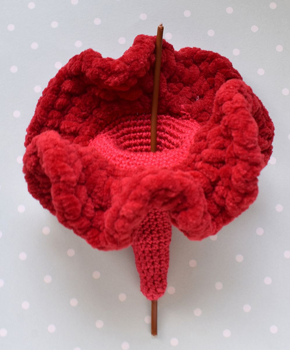 Create a Stunning Crochet Flower of Celosia Brooch – A Step-by-Step Guide